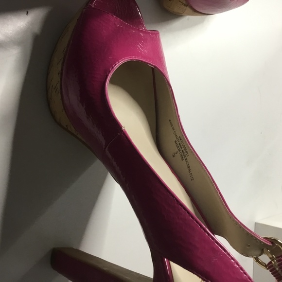 Shoes - Picture 4 of 4